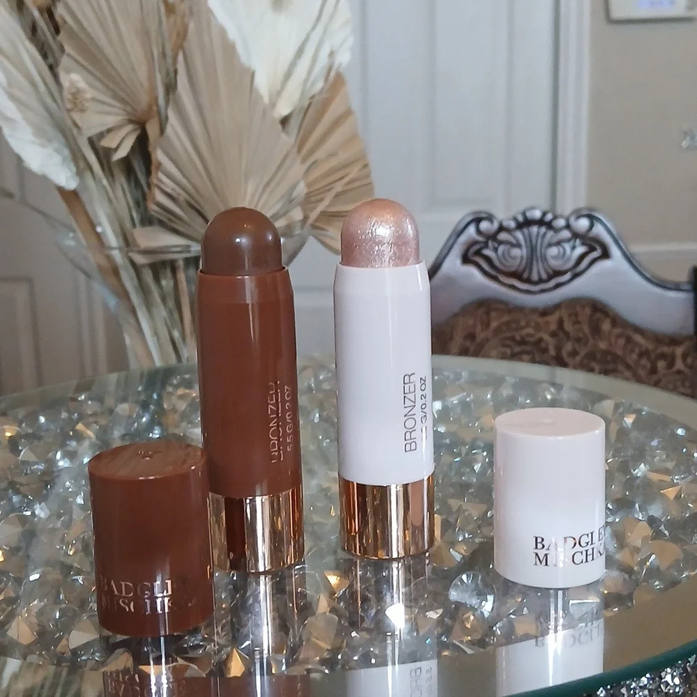 New Badgley Mischka Full Size Bronzer And Highlihter Duo Stick Set
